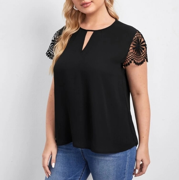 ⚡2/$20⚡1XL Plus Keyhole Neck Lace Sleeve Top - SHEIN - Picture 4 of 6